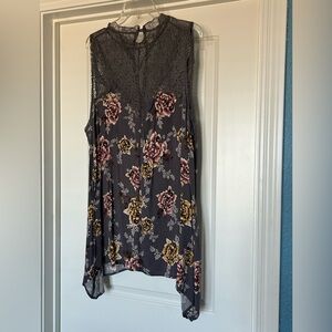Torrid Gray Floral Sleeveless Blouse
